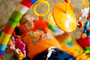 Dangling singing toys - one of the best nursery organization ideas